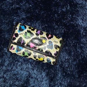 XOXO Magnetic closure wallet